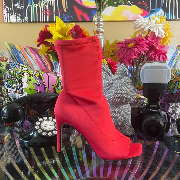 TWIGGY! - Picture 3 of 8